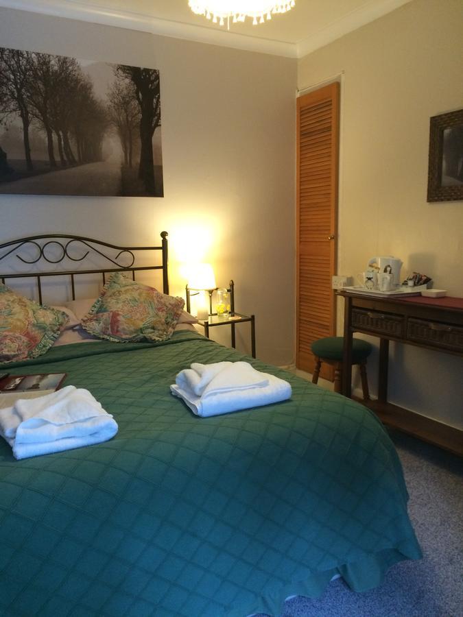 The Bryntirion Inn Llandderfel Екстер'єр фото